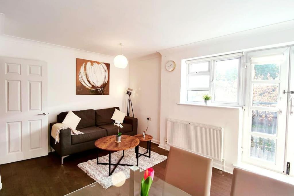 Aldgate Flats In E1. Apartment London Bagian luar foto